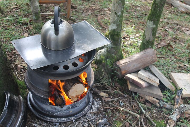 秋冬キャンプは薪ストーブでテントを暖かく。コンパクトなおすすめ12選 | arukulife-アルクライフ